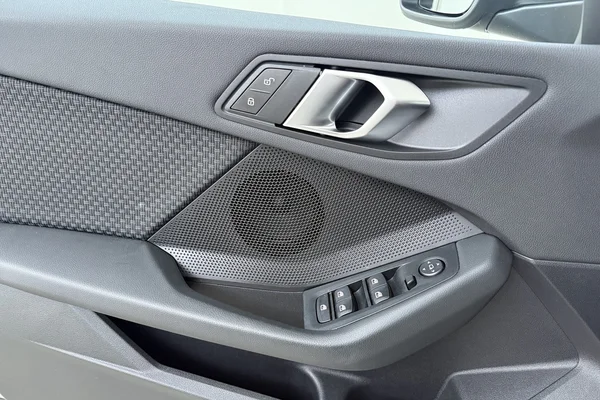 BMW 1 HATCH (2024) — foto 8 van 16