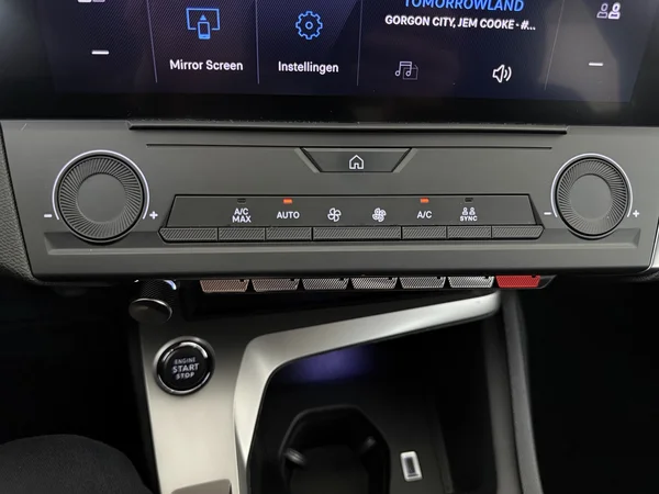 PEUGEOT 308 (2023) — foto 17 van 28