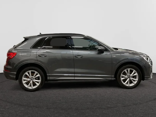 AUDI Q3 PHEV (2022) — foto 7 van 24