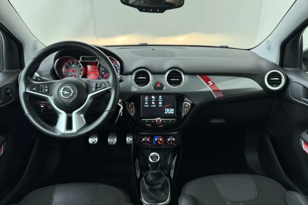 Opel Adam Rocks S (2018) — foto 20 van 20