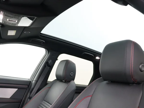 Land Rover Discovery Sport (2023) — foto 21 van 31