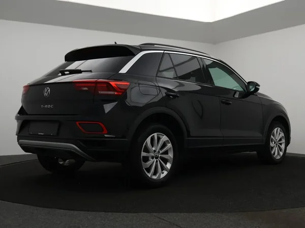 Volkswagen T-Roc (2024) — foto 12 van 28