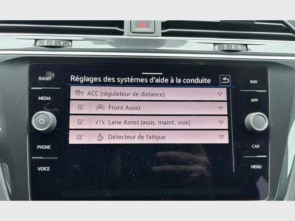Volkswagen Tiguan (2021) — foto 16 van 30