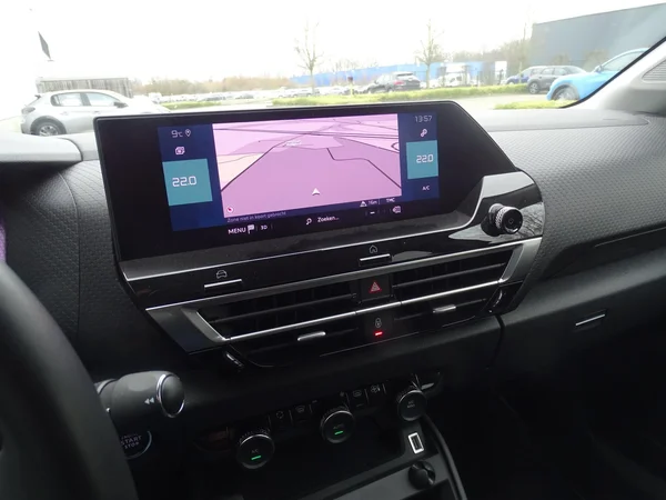 Citroën C4 (2022) — foto 6 van 22
