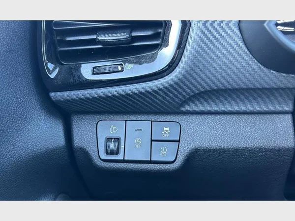 Kia Stonic (2024) — foto 21 van 31