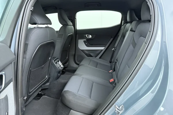 POLESTAR Polestar 2 (2023) — foto 18 van 19