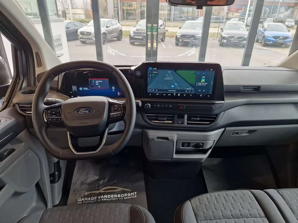 Ford Transit Custom (2025) — foto 13 van 15