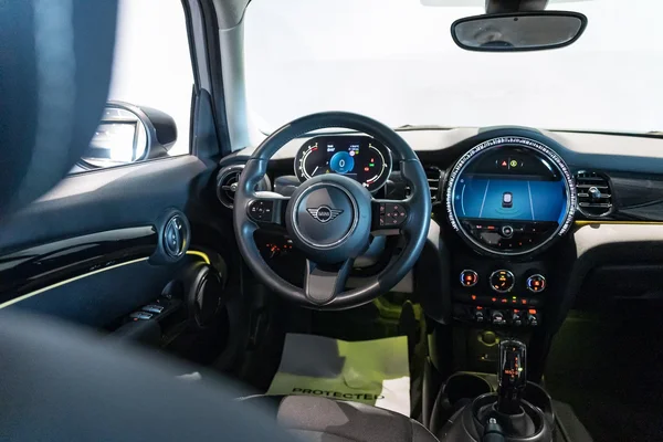 MINI Cooper (2024) — foto 10 van 35