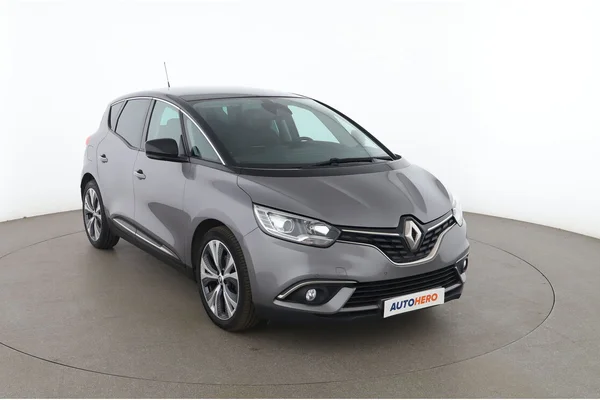 Renault Scenic (2017) — foto 14 van 16