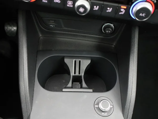 AUDI Q2 (2023) — foto 13 van 26