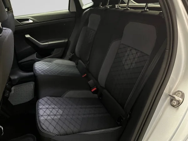 VOLKSWAGEN Polo (2024) — foto 18 van 21