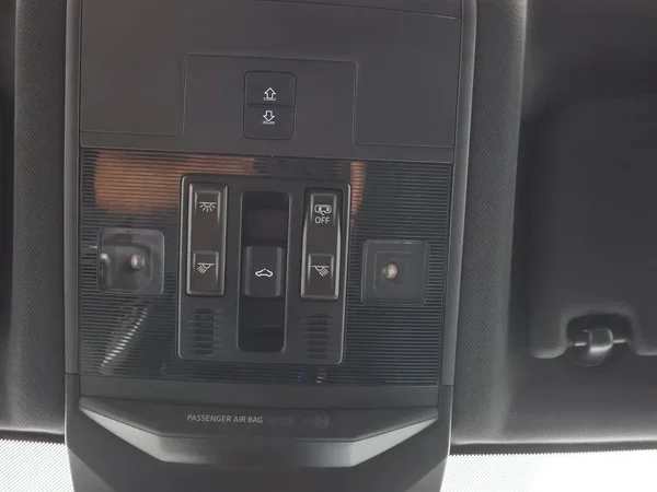 Volkswagen T-Roc (2023) — foto 17 van 28