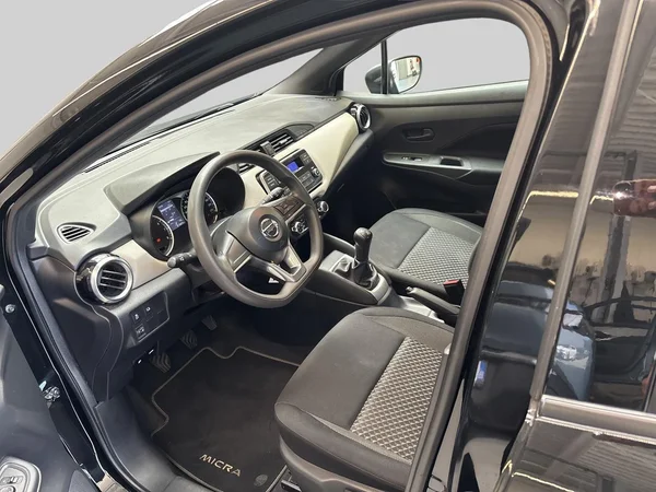 Nissan Micra (2018) — foto 17 van 18