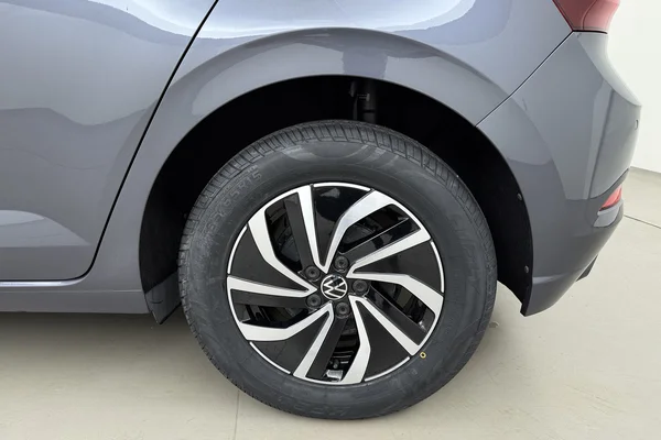Volkswagen Polo (2024) — foto 13 van 16