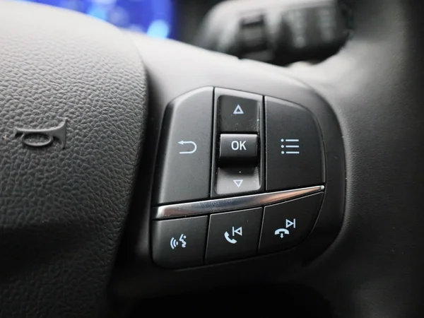 Ford Kuga (2022) — foto 17 van 38