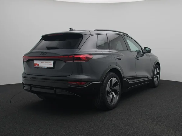 AUDI Q6 e-tron (2025) — foto 15 van 21