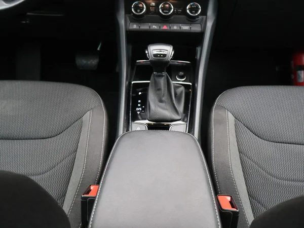 SKODA Kodiaq (2023) — foto 3 van 22