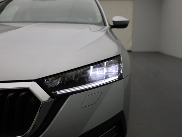SKODA Octavia Combi (2023) — foto 13 van 18