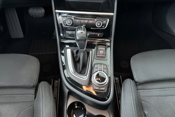 BMW 2 Gran Tourer (F46) (2017) — foto 4 van 27
