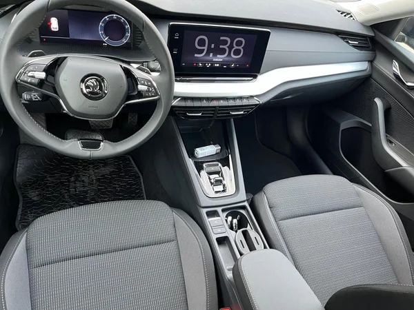 SKODA Octavia Combi (2024) — foto 16 van 20