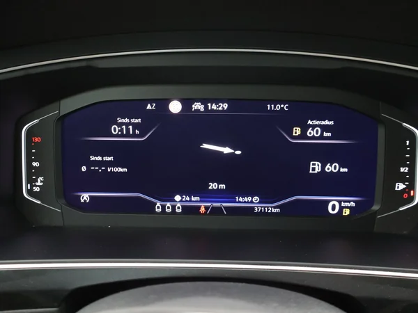 VOLKSWAGEN Tiguan (2022) — foto 9 van 24