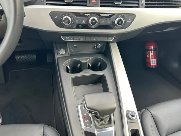 AUDI A4 (2023) — foto 13 van 24