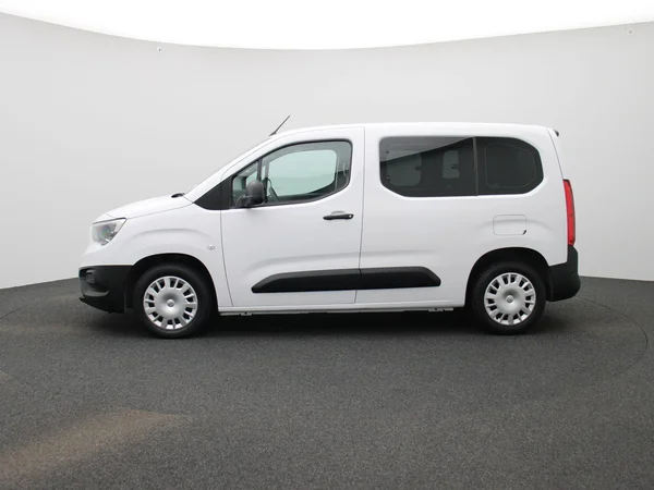 Opel Combo (2022) — foto 28 van 33