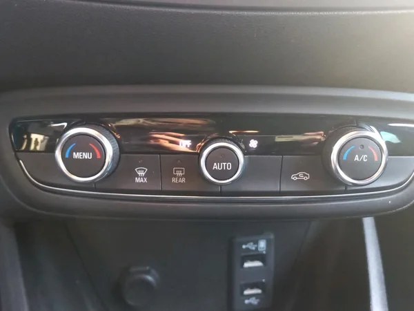 Opel Crossland X (2021) — foto 11 van 22