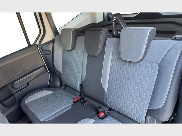 Ford Tourneo Courier (2025) — foto 3 van 29
