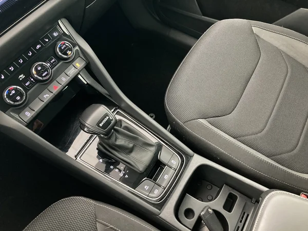 SKODA Kodiaq (2022) — foto 16 van 36