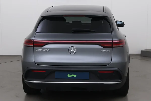 Mercedes-Benz EQC (2020) — foto 18 van 23
