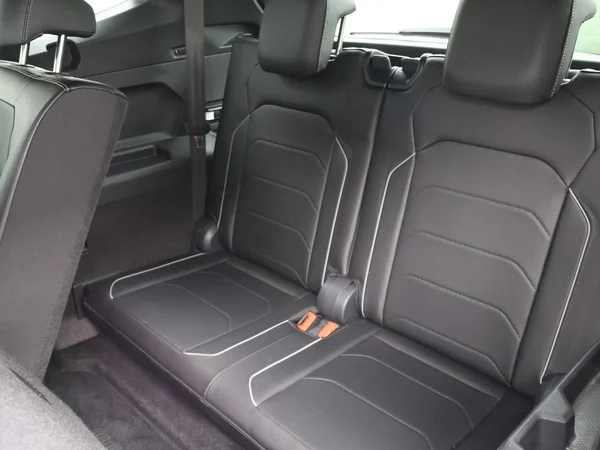 VOLKSWAGEN Tiguan Allspace (2024) — foto 4 van 35