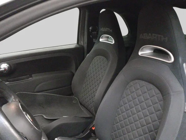 Abarth 500 (2021) — foto 18 van 18