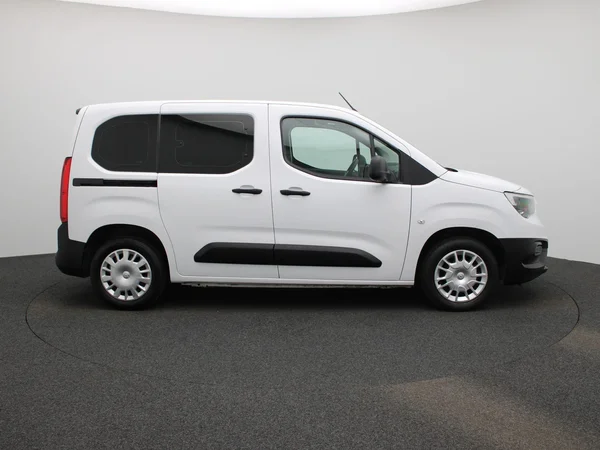 Opel Combo Life (2022) — foto 35 van 37