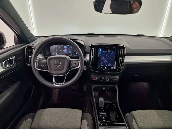 Volvo XC40 (2023) — foto 12 van 16