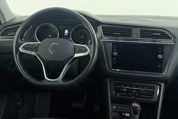 Volkswagen Tiguan (2022) — foto 16 van 37