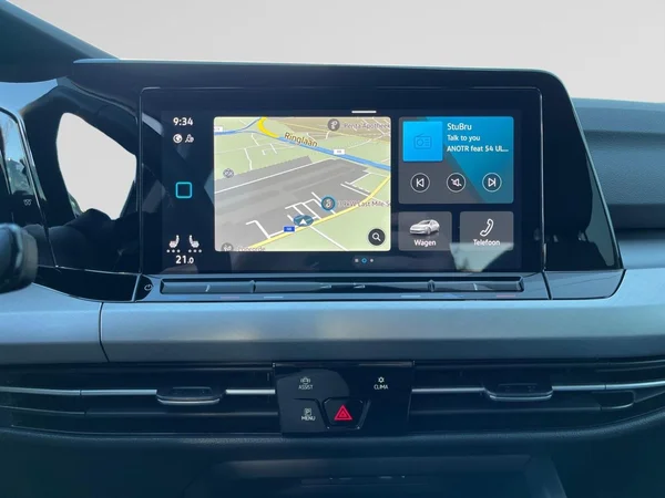 VOLKSWAGEN Golf VIII SW (2024) — foto 3 van 22