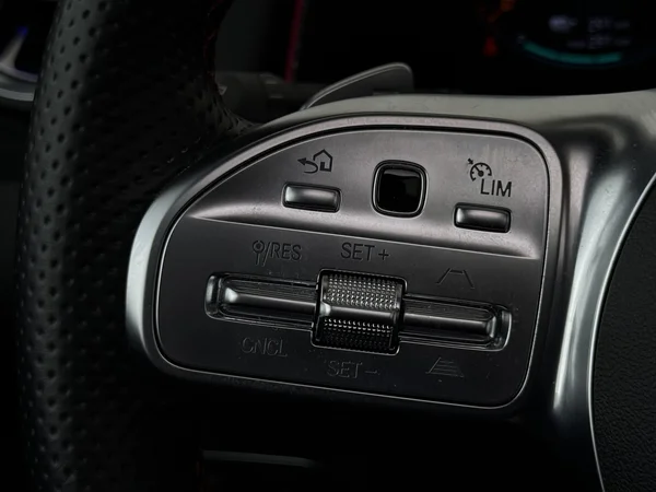 MERCEDES EQB 250 (2022) — foto 9 van 35