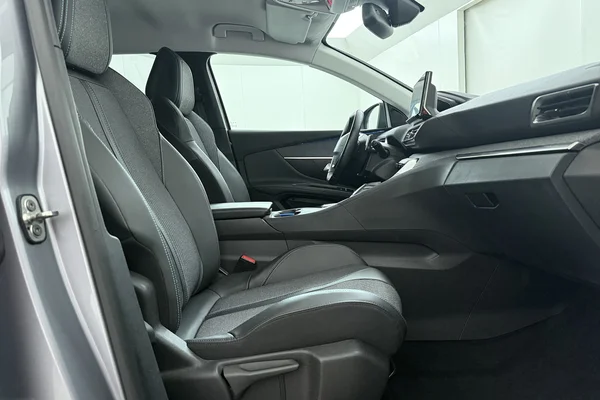 Peugeot 5008 (2021) — foto 18 van 20
