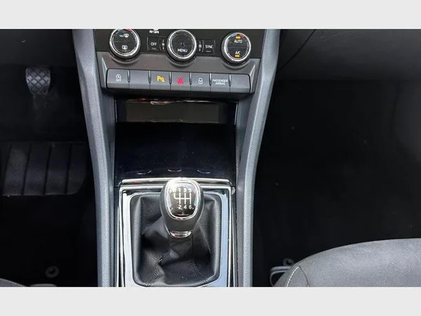 Skoda Karoq (2025) — foto 8 van 32