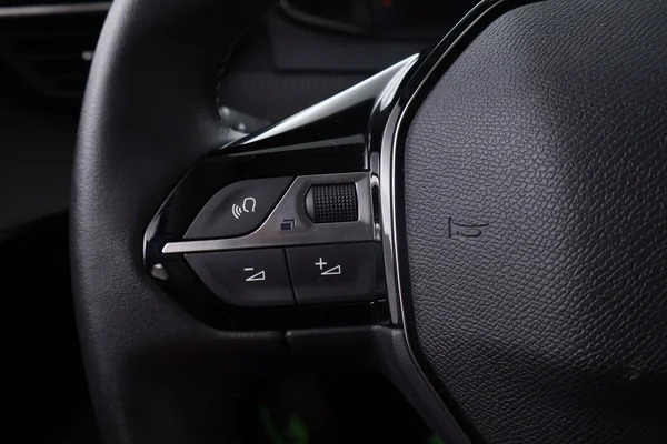 Peugeot E-208 (2025) — foto 13 van 74