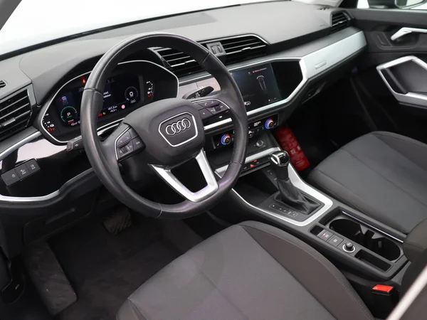 AUDI Q3 PHEV (2023) — foto 9 van 26