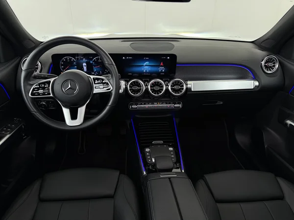 MERCEDES GLB 180 (2021) — foto 31 van 31