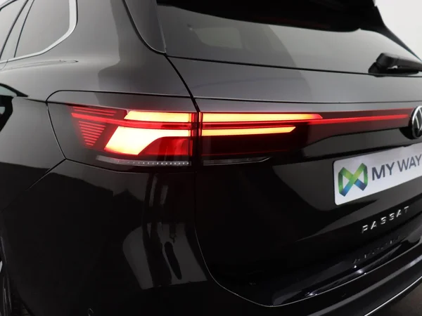 VOLKSWAGEN Passat SW (2025) — foto 15 van 18