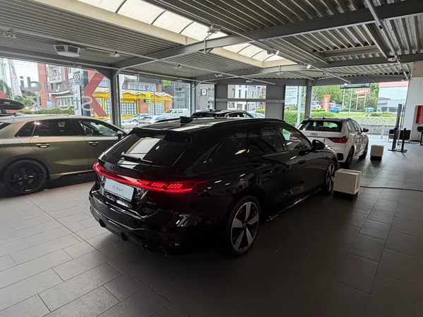AUDI A5 Avant e-hybrid (PHEV) (2025) — foto 13 van 16