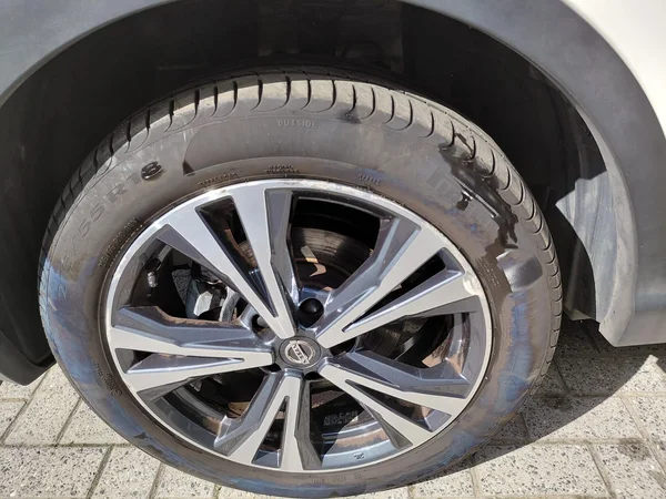 Nissan QASHQAI (2018) — foto 2 van 15