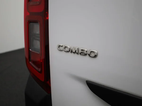 Opel Combo (2022) — foto 19 van 33
