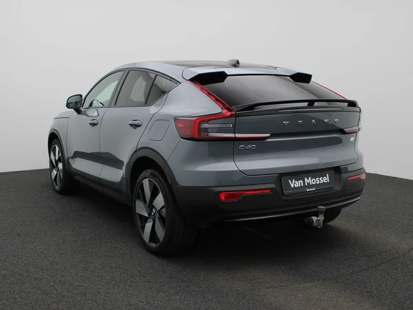 Volvo C40 (2023) — foto 12 van 47