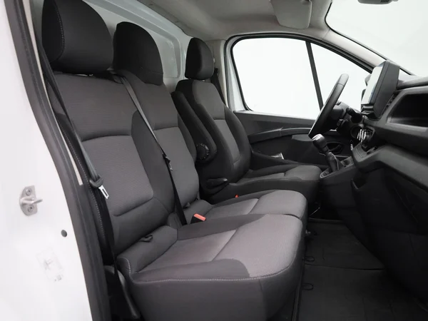 Renault Trafic (2022) — foto 31 van 39