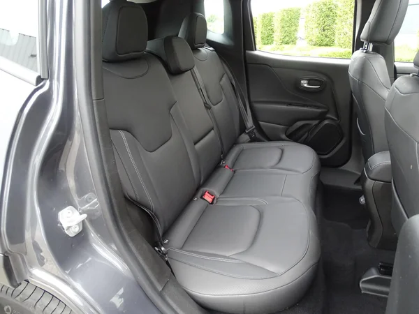 Jeep Renegade (2024) — foto 7 van 27